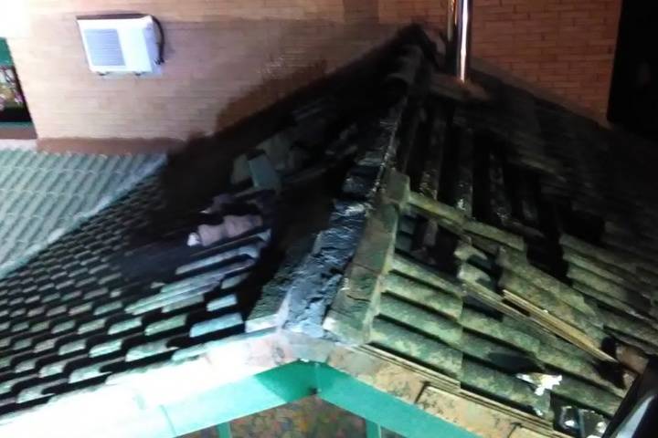 Una mujer y tres niños intoxicados por el incendio de una vivienda en Alovera