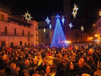 Los Magos de Oriente han traído ilusión y regalos a niños y mayores en la Ciudad del Doncel