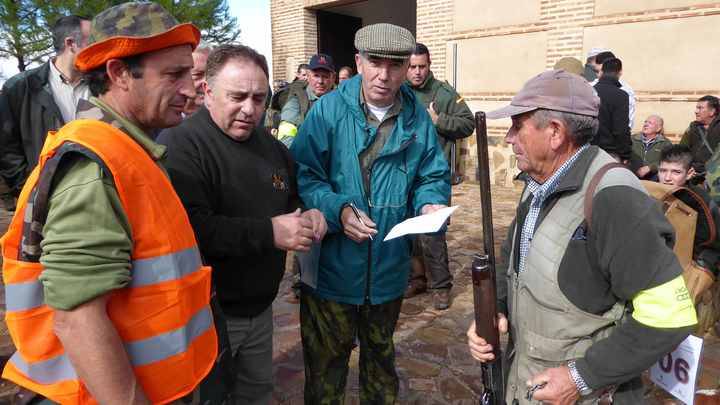 El albaceteño Florentino Parrero, campeón autonómico de caza menor con perro