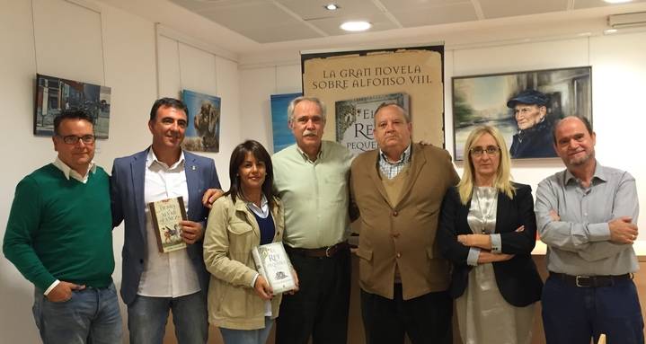 El Casar acoge la presentación de ‘El Rey pequeño’, la novela de Pérez Henares