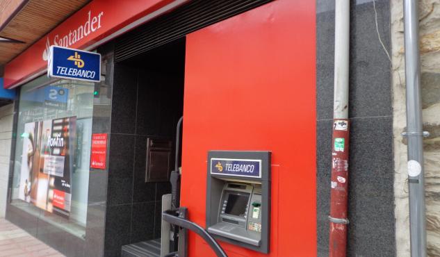 Si tiene una tarjeta con el Banco Santander, prepárese para pagar una comisión 3 euros al mes