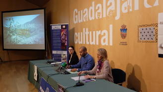 Armengol Engonga y la presidenta de Manos Unidas presentan el concierto benéfico que se celebra el viernes en el TABV