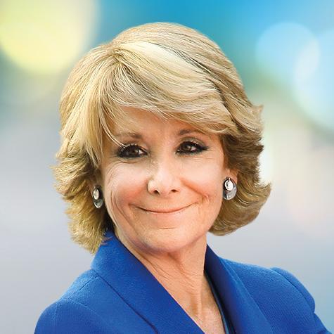 El tuit de Esperanza Aguirre sobre la muerte de Fidel Castro que está revolucionando las redes sociales en el mundo