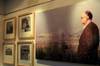 Cela y sus andanzas por La Alcarria reviven 70 años después en la Sala de Exposiciones de Valdeluz