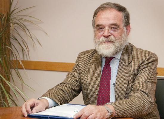 Este es el hombre que el socialista Page ha puesto al frente de la Dirección Médica del Hospital de Guadalajara