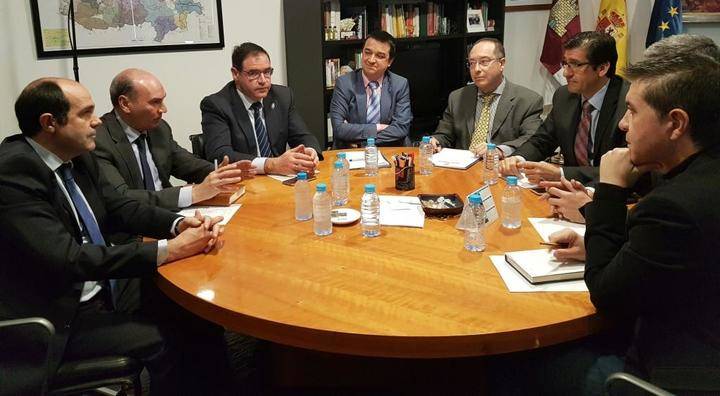 Latre resalta la importante inversión económica que va a destinar la Diputación en arreglo de caminos rurales