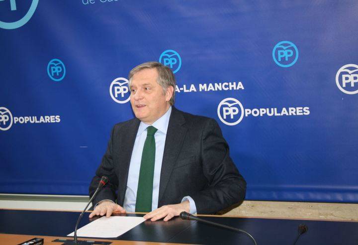 Cañizares exige a Page medidas urgentes para “paliar el colapso sanitario”