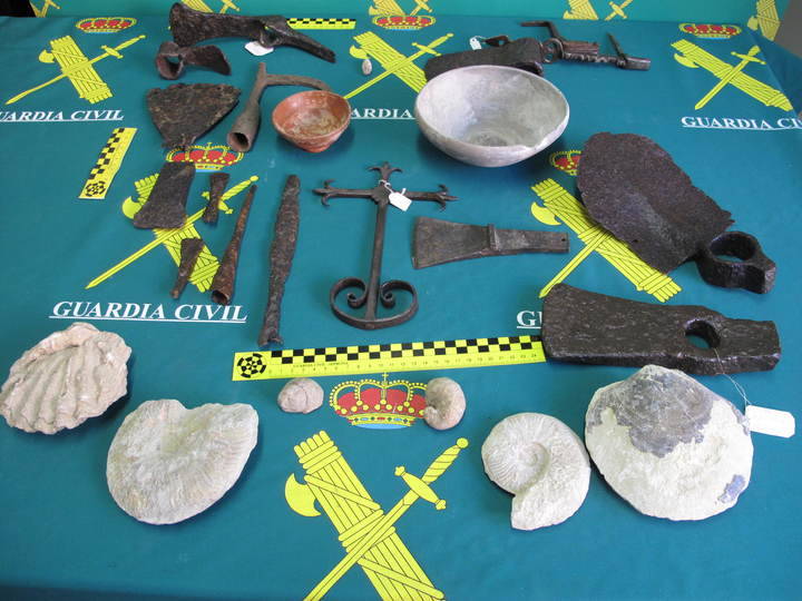 El Seprona incauta fósiles y metálicas de la época romana con los que se comercializaba en la zona de Jadraque