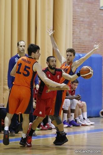 Importantísima victoria del Isover Basket Azuqueca