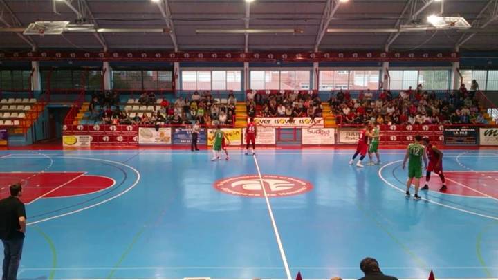 Derbi en la cumbre para el Isover Basket Azuqueca
