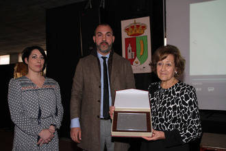 Juana Caballero homenajeada por su trayectoria vital en Quer