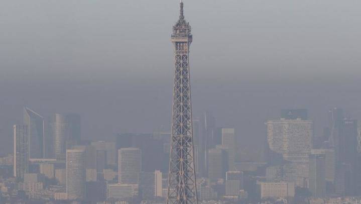Impresionante foto : París atraviesa el peor episodio de contaminación y polución de los últimos 10 años