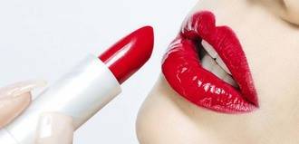 Tres años de cárcel por poner sosa cáustica en el pintalabios de su mujer