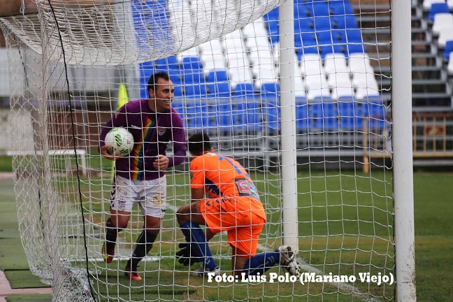 El Dépor se lleva el derbi con el Azuqueca tras un final de infarto