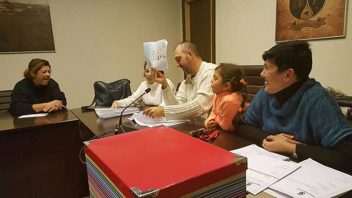 Pleno infantil en Quer para celebrar el Día Universal del niño