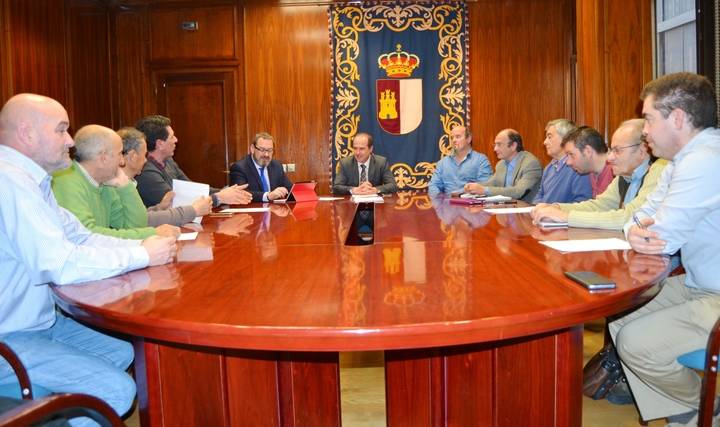 La Junta y la Asociación de Municipios Gancheros acuerdan que la festividad de este año homenajeará a José Luis Sampedro