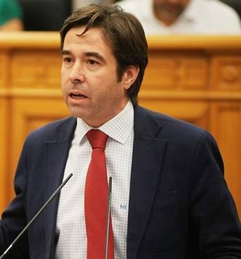 Robisco: “Mucho cartel y ninguna obra en el Hospital de Guadalajara, el parking cerrado y el convenio sanitario sin pagar”