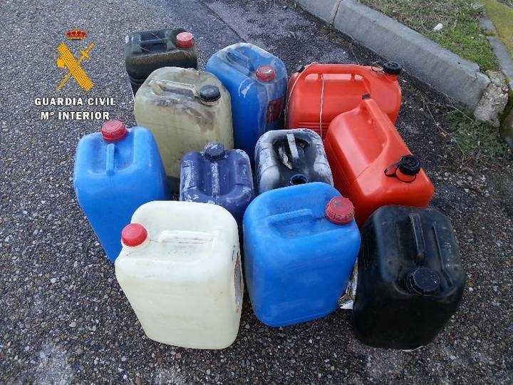La Guardia Civil detiene a cuatro personas por robar gasóleo
