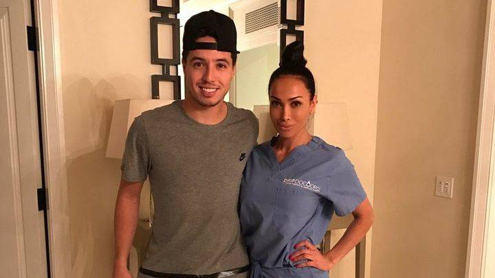 El jugador del Sevilla Samir Nasri la lía en Twitter con 