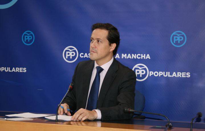 Velázquez denuncia “la burla descarada de Page” al anunciar de nuevo la concesión de la licencia de obra del hospital de Toledo