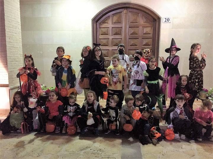 Los alumnos del CP “Virgen de la Soledad” de Yebra disfrutaron de una entretenida fiesta de Halloween