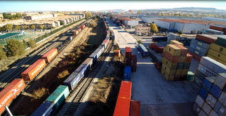 Puerto Seco Azuqueca celebra su 20 aniversario con un acto institucional y dando nombre a una plaza