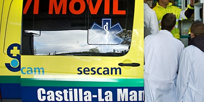 Tres jóvenes heridos en Chiloeches al caer desde 4,5 metros tras ceder la claraboya donde estaban