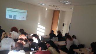 El CMI sigue acogiendo con gran participación la escuela de padres con hijos adolescentes