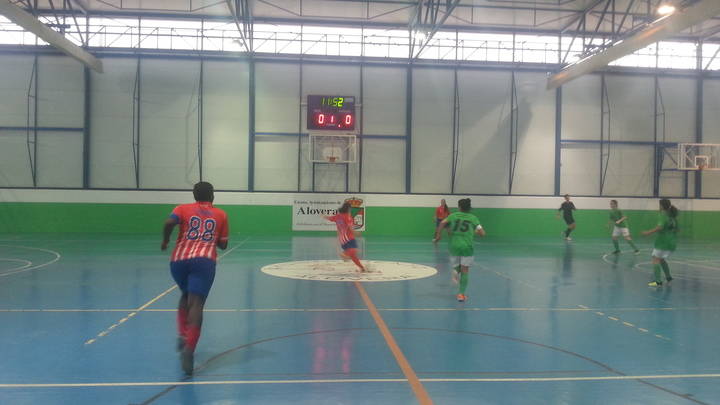 Un gol deja a las de Alovera más cerca del temido descenso