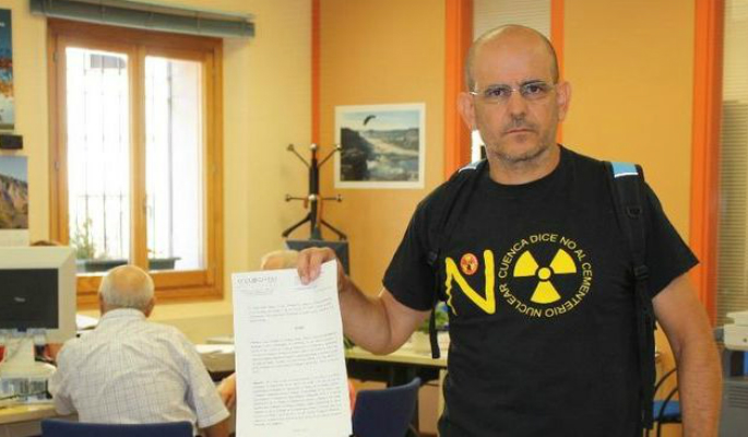 Apedrean el domicilio del coordinador de Ecologistas en Acción de Cuenca, mientras sus hijos estaban dentro