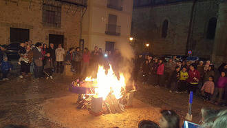 La quema de la sardina despide el carnaval seguntino