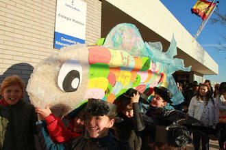 El entierro de la sardina concluye el carnaval setero