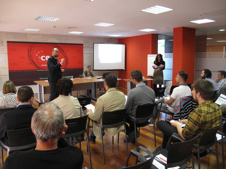 Emprendedores y empresarios de Guadalajara se informan de las líneas de financiación de CDTI