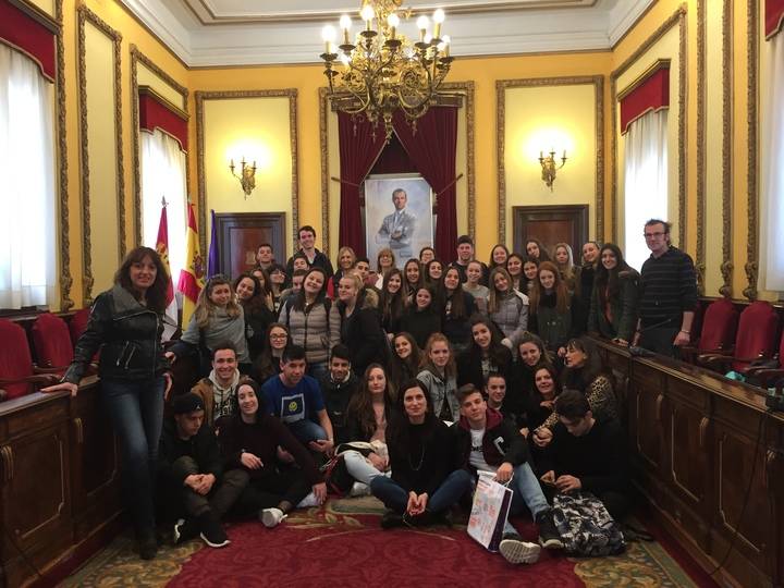 Estudiantes italianos visitan el Ayuntamiento de Guadalajara