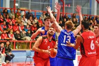 Isover Basket Azuqueca resolvió el partido en el primer acto