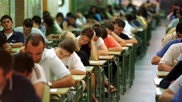 Más de 1.500 opositores optan a 5 plazas de auxiliar administrativo en el Ayuntamiento de Guadalajara