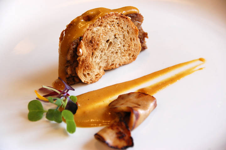 El 'Corte de carrillada con boletus y foie' de Atrio, mejor Pincho Medieval de 2017