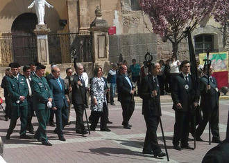 Sánchez-Seco asiste a la procesión de la Hermandad de Nuestra Señora de la Soledad en Molina de Aragón