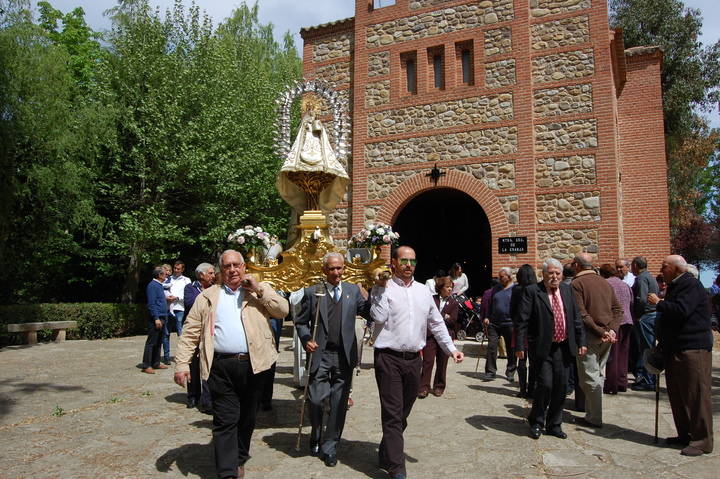 Yunquera de Henares y Heras de Ayuso hermanadas en torno a la Virgen de la Granja en la festividad de San Cleto