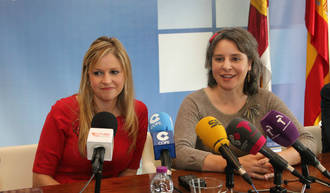 Susana Díaz cuenta en Guadalajara con el apoyo de la consejera de Fomento y la directora del Instituto de la Mujer