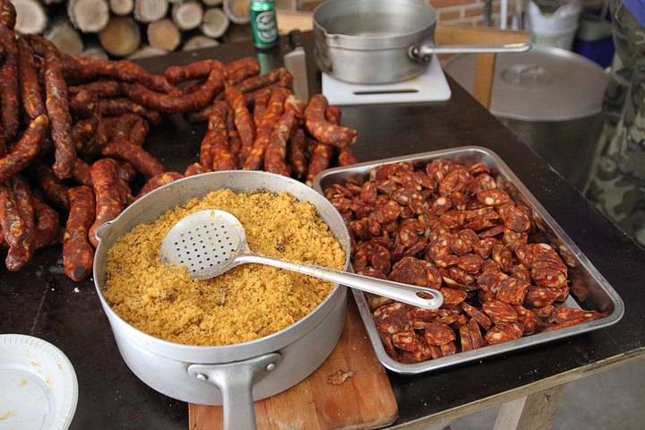 Tamajón vive la segunda parte de su fiesta de la matanza