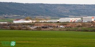 Ecologistas en Acción denuncia robos de la chatarra contaminada del incendio de Chiloeches que debería haber retirado la Junta