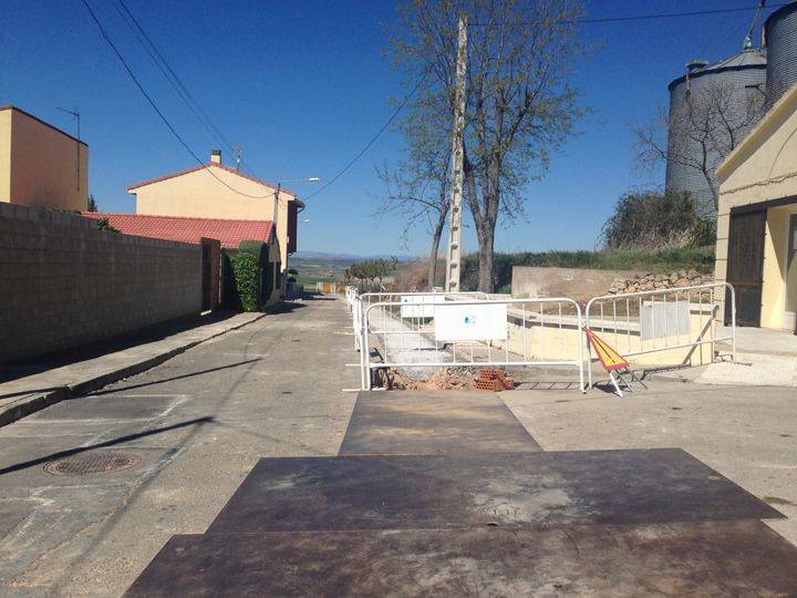 Avanza a buen ritmo la renovación de la red de abastecimiento de Taracena