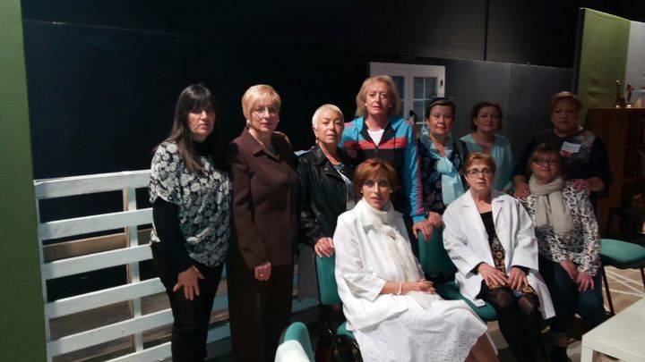 El Grupo de Teatro de la Asociación de Mujeres de Jadraque presenta en Sigüenza 'Cada una con su toc'