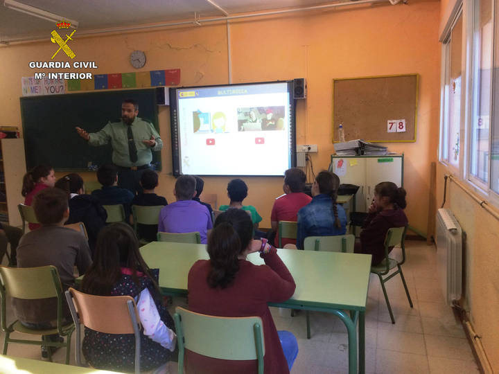 La Guardia Civil ha impartido 397 conferencias en centros de enseñanza en Guadalajara