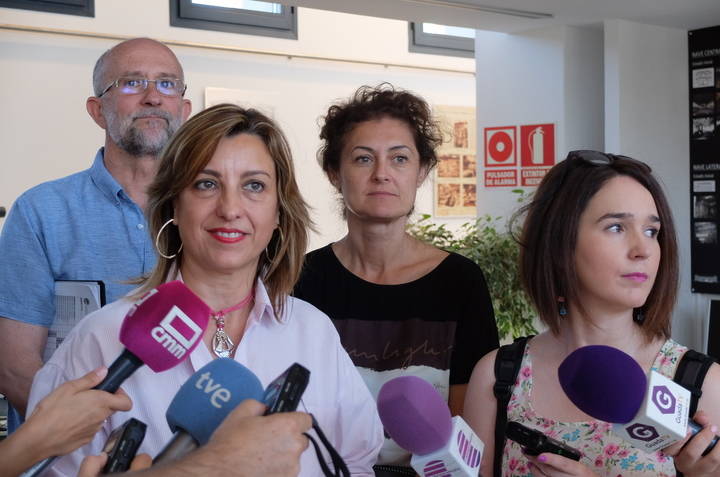 Encarnación Jiménez visita a los participantes en Juegópolis y en la ludoteca de verano