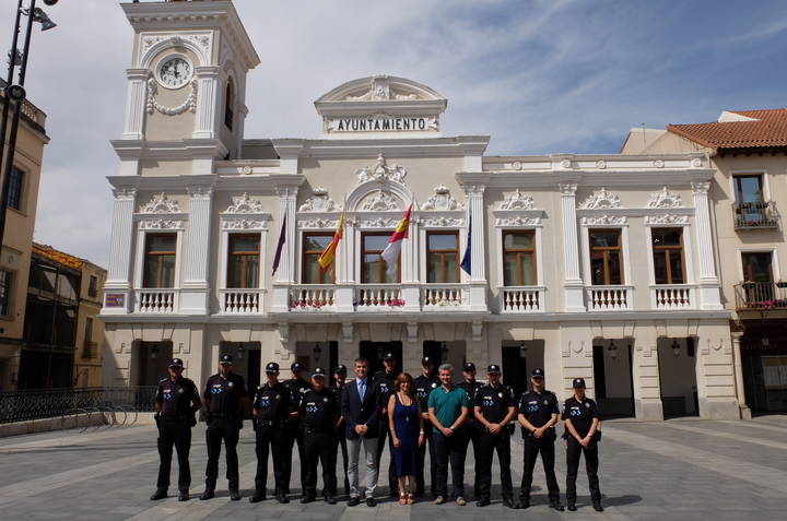 Toman posesión seis nuevos policías locales, dos oficiales y dos subinspectores en la capital