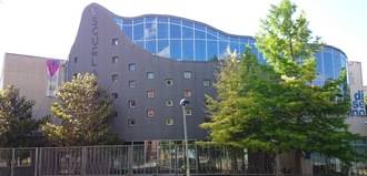 La Escuela de Arte trae hasta Guadalajara al diseñador José María Cruz Novillo y al pianista Adrián Begoña