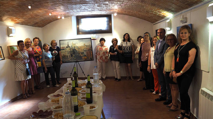 Inaugurada la exposición de pintura de la Asociación de Amas de Casa de Sigüenza