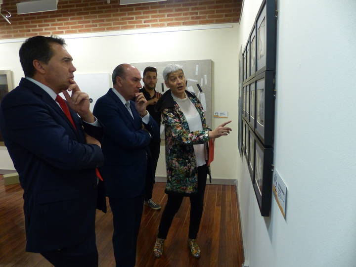 El presidente de la Diputación inaugura la exposición ‘El Mundo Fluye’ de Fundación ONCE